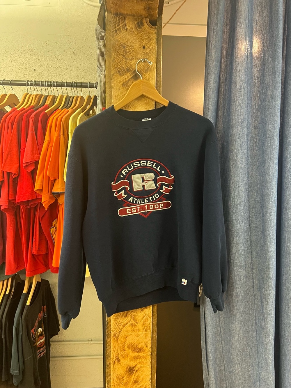 Vintage Russell Athletic Men's Navy Crewneck